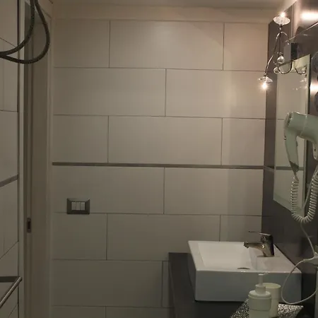 Milo S Apartment *