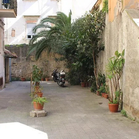 Milo S Apartment *